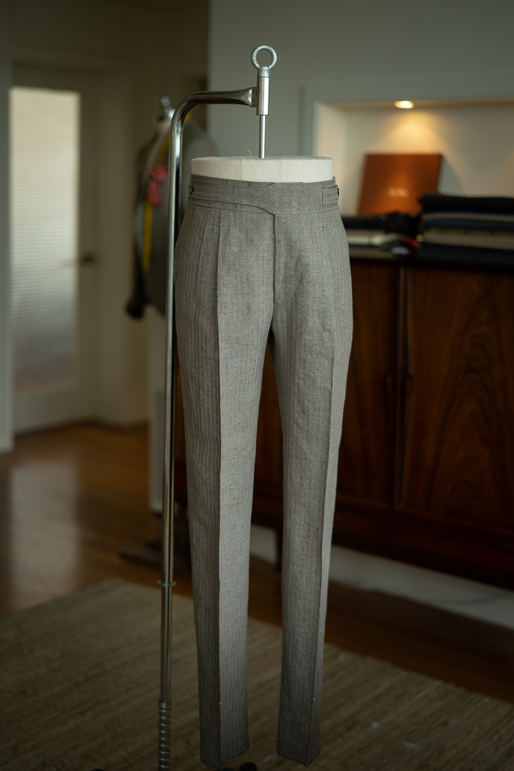 RTW Linen Gurkha Trousers &#039;Vermentino&#039;LUCAMUSEO(루카무제오)