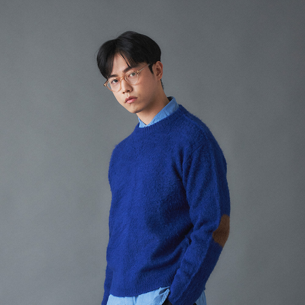 BLUE-BROWN ELBOW PATCHED SWEATERAMFEAST(암피스트)